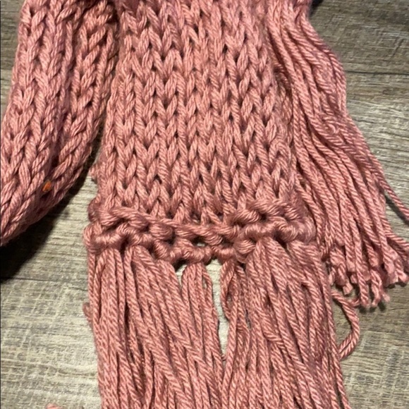 Light Pink Woven Scarf - Picture 2 of 2